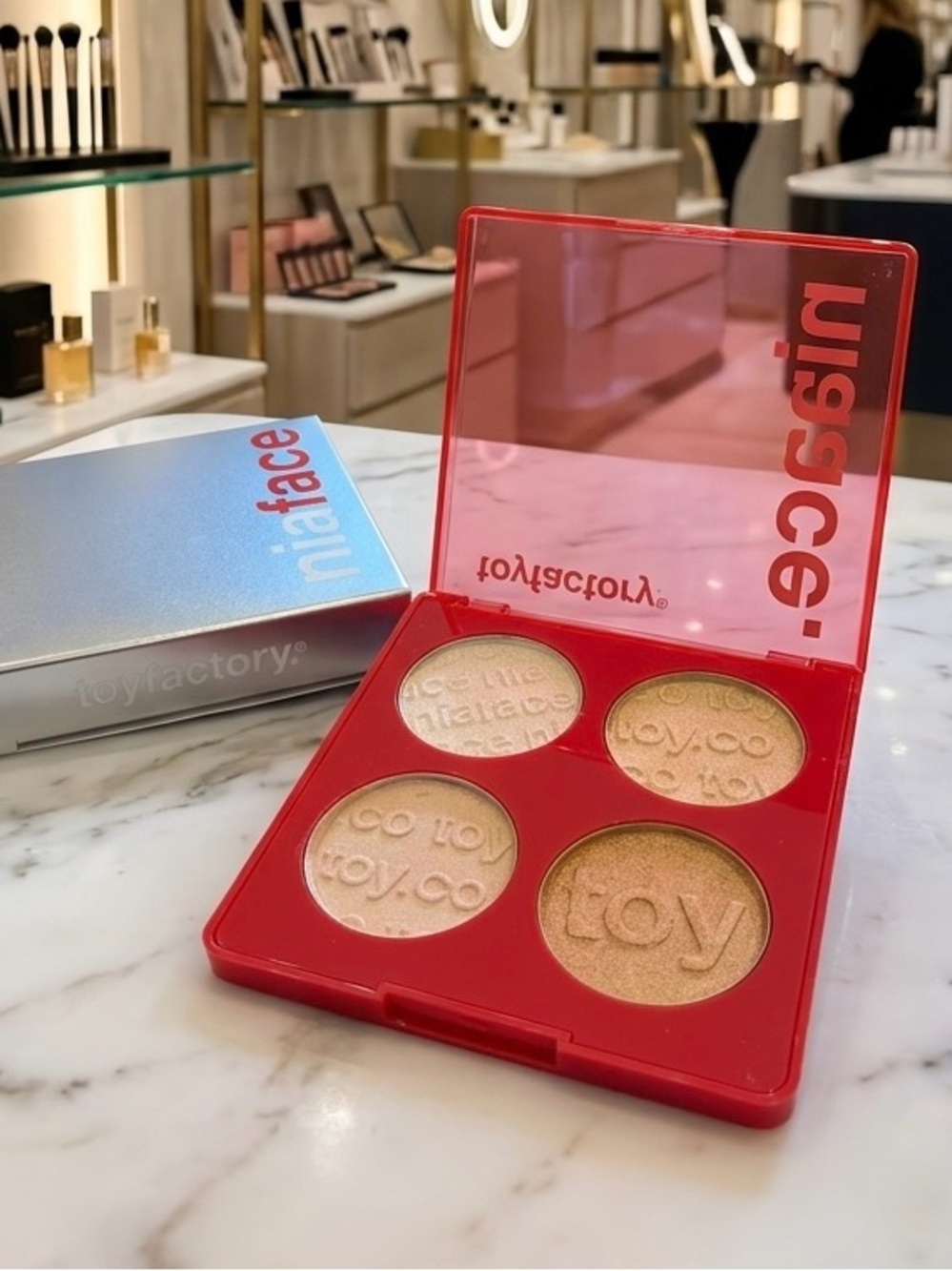 Niace Illuminating Highlighter Palette — Pink & Gold Shimmer